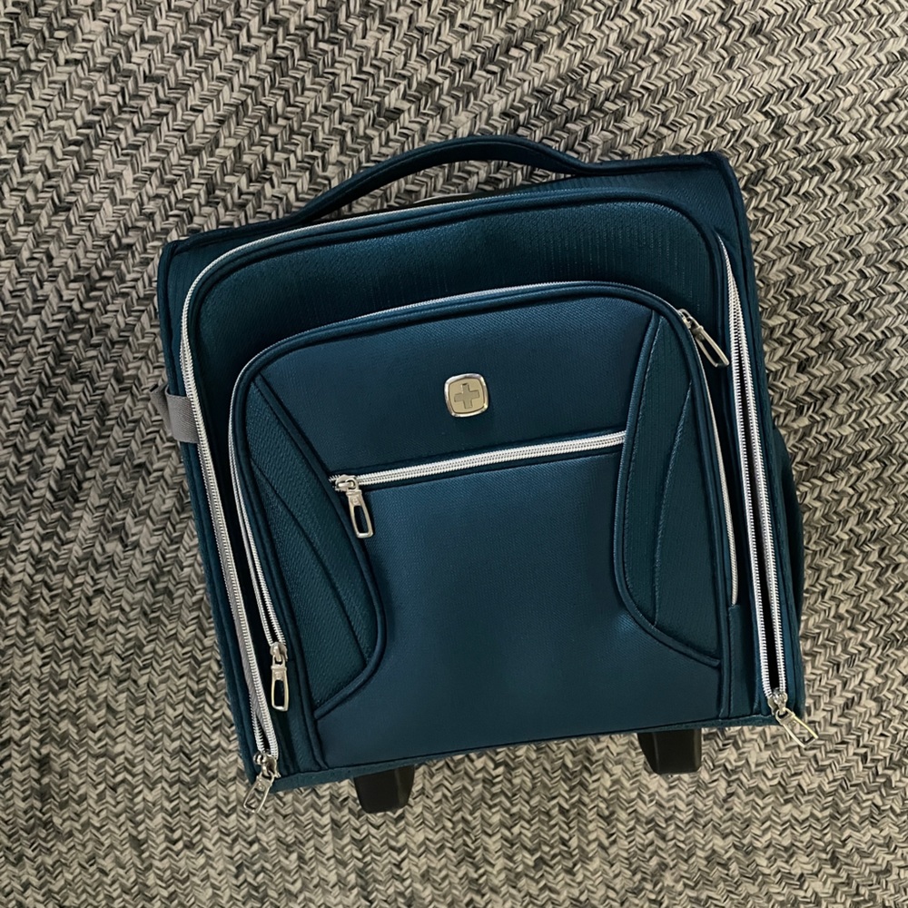 Swissgear Carry on Travel Luggage